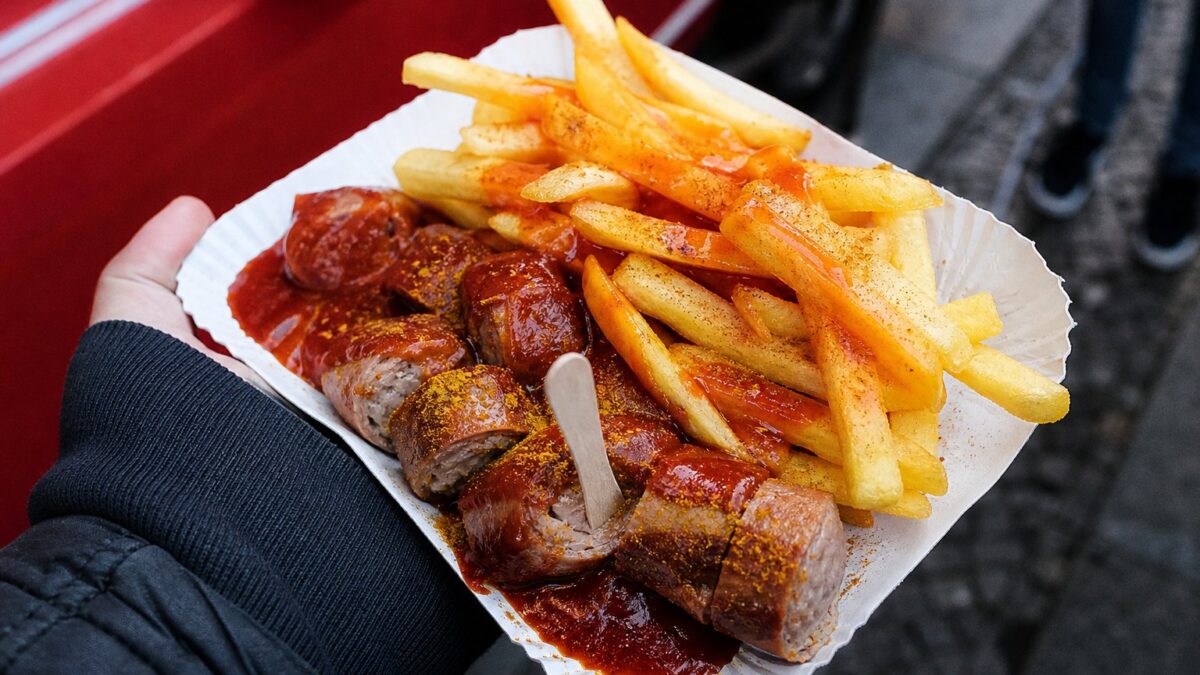 Currywurst, ein Berliner Klassiker