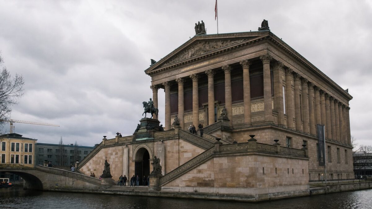 Neoklassizistisches Museumsgebäude auf der Berliner Museumsinsel